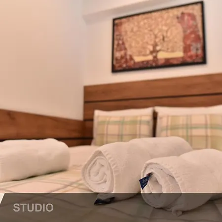 Aparthotel Old House *