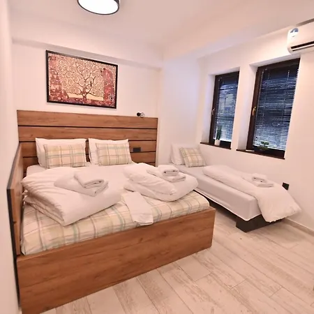 Old House Aparthotel *