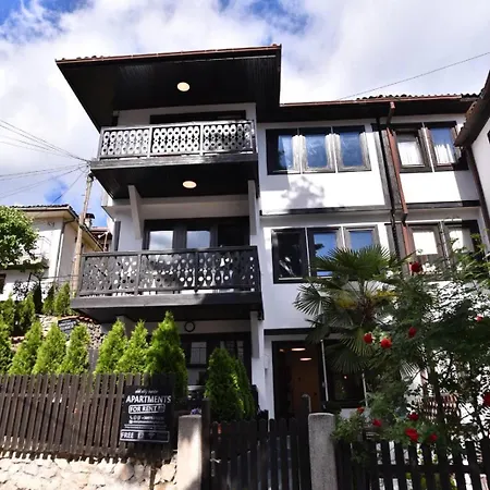 Old House Aparthotel *