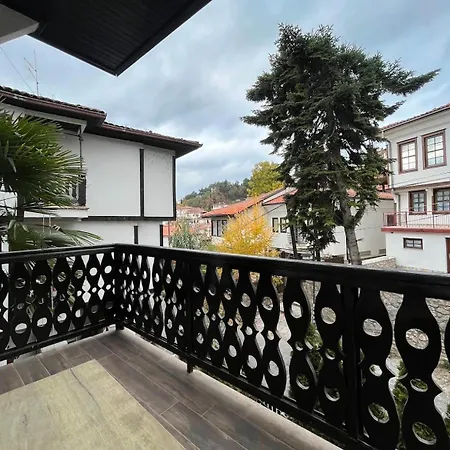Aparthotel Old House